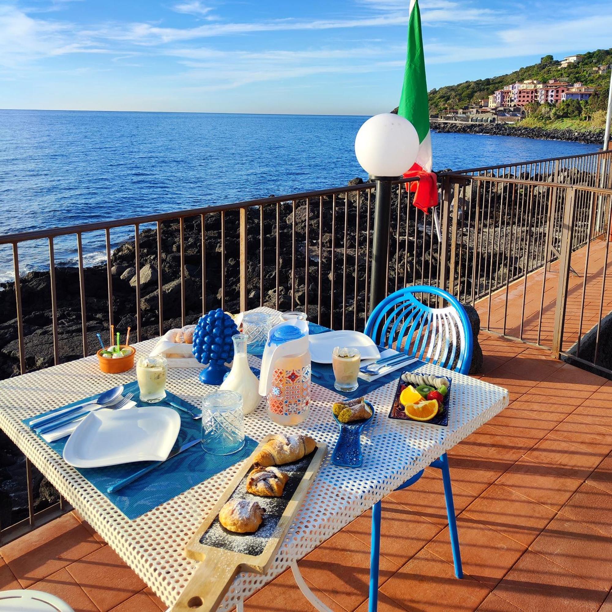 Made In Sicily Santa Tecla Bed & Breakfast Acireale Bagian luar foto